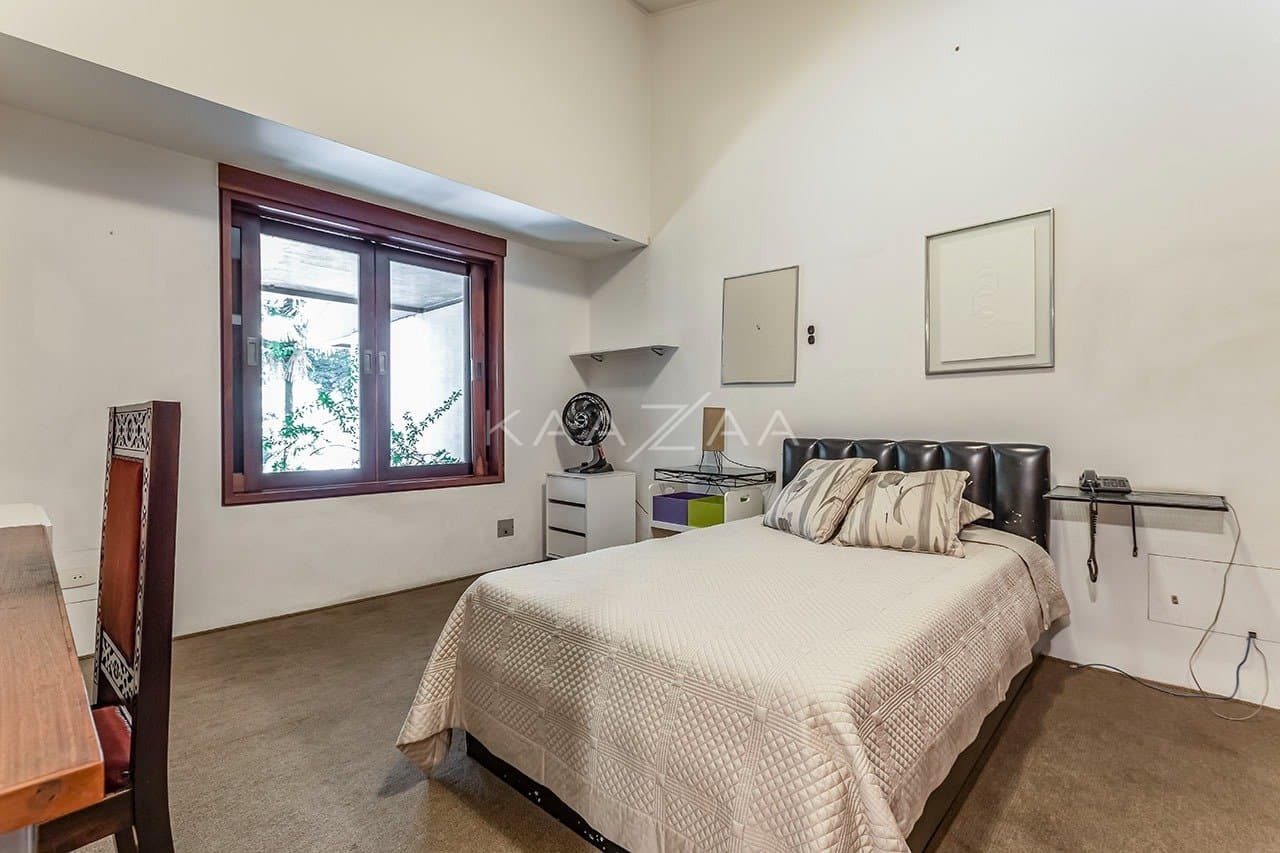 Com ares de casa de campo, uma residência espetacular no Jardim América. - Foto 46