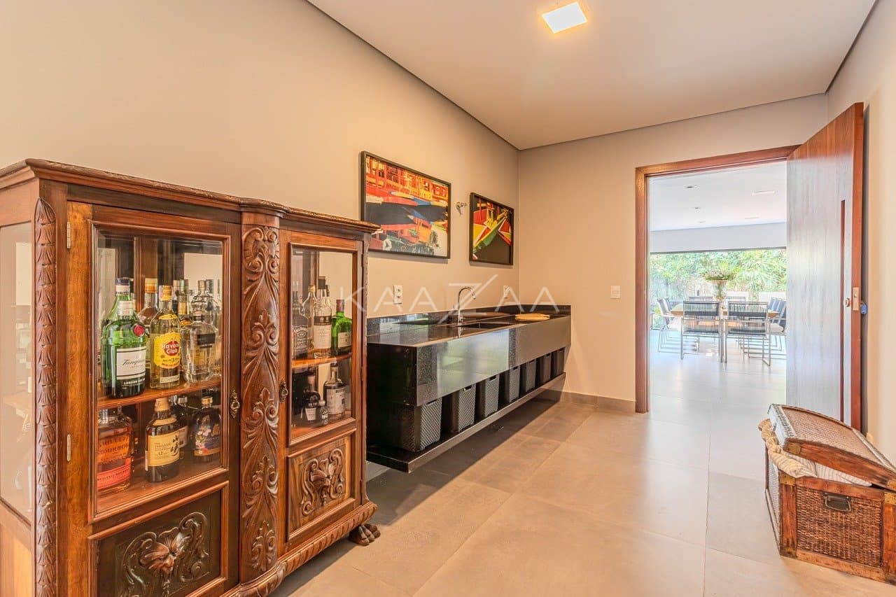 Casa completa em lazer, amplitude e privacidade, com 5 suítes. Em ótima localização na Cidade Jardim. - Foto 96