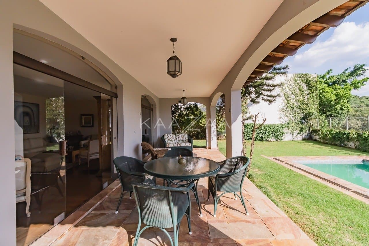 Vista cativante e área externa maravilhosa nesta casa em Cidade Jardim. - Foto 8