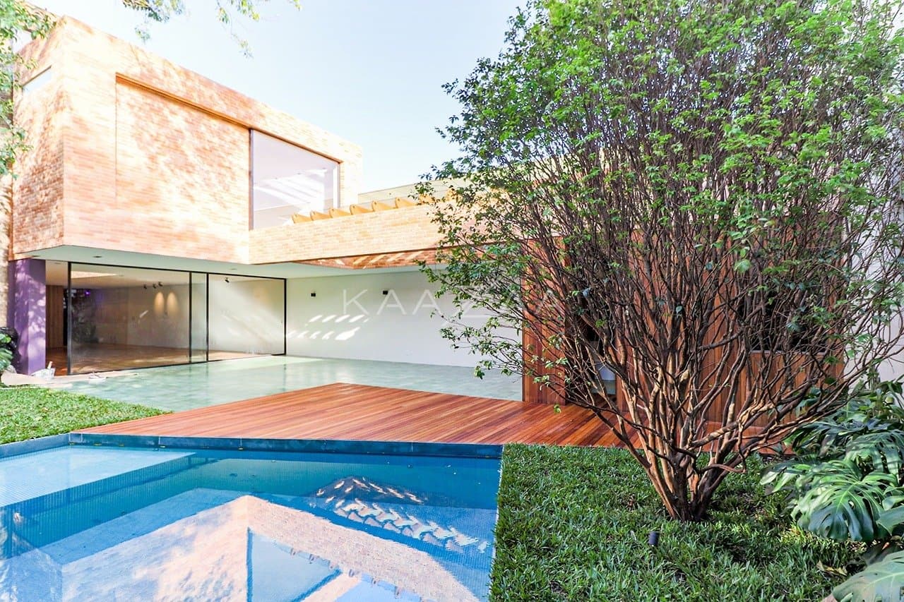 Design único e espaços cheios de personalidade nesta casa autoral no Jardim Paulista. - Foto 1