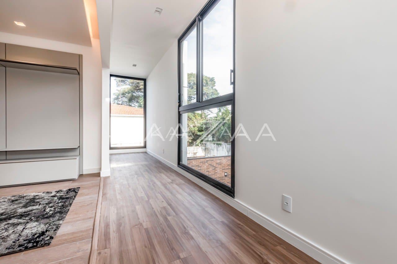 Pronta para entrar e morar, essa casa nova e sossegada fica em rua tranquila no Jardim Paulistano. - Foto 32