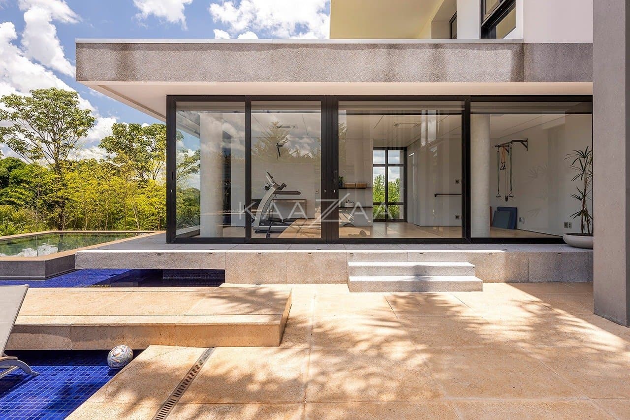 Projeto moderno, arrojado e com muita qualidade nos materiais. Casa na Quinta da Baroneza. - Foto 13