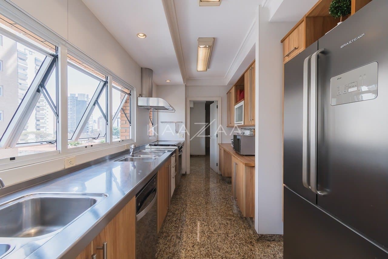 Harmonia clássica e moderna neste apartamento em Moema. - Foto 23